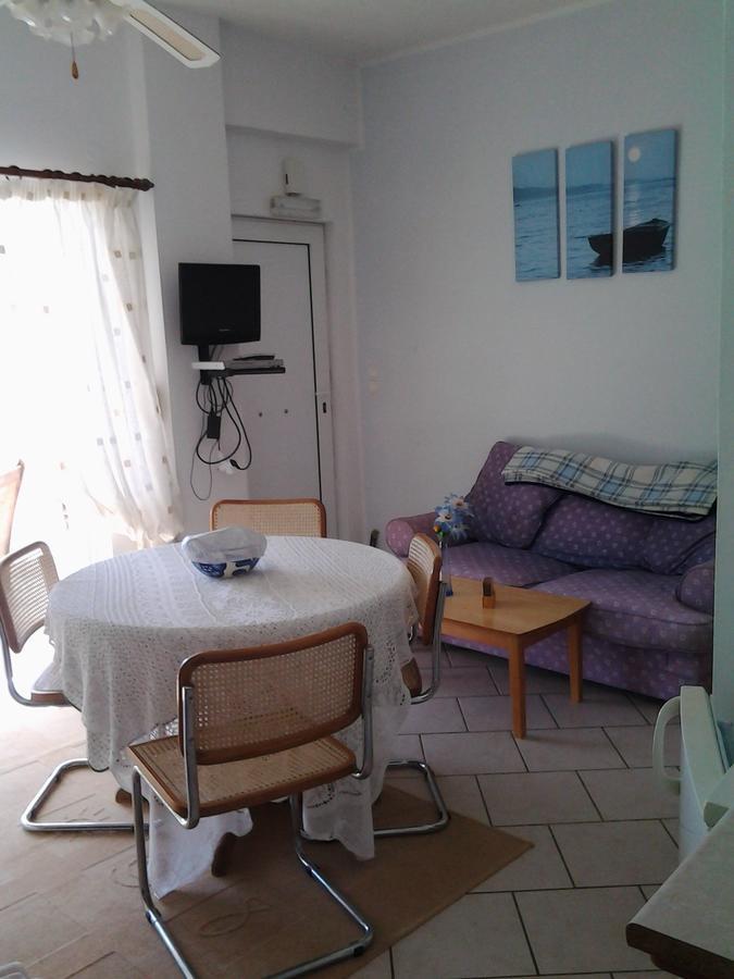 Robin'S Nest Afrata Apartment Exterior photo